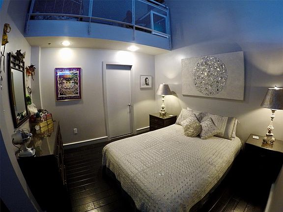 4th image of 3311 Yupon St APT 305