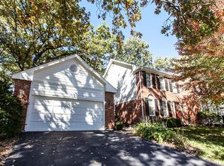 27 Webster Oaks Dr, Saint Louis, MO