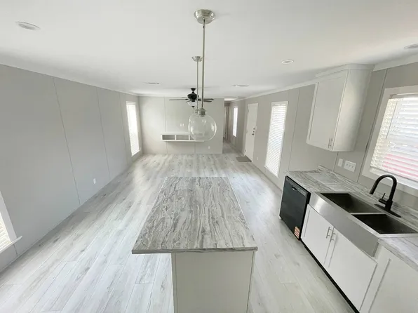 2701 Leary Ln Trailer 110, Victoria, TX 77901