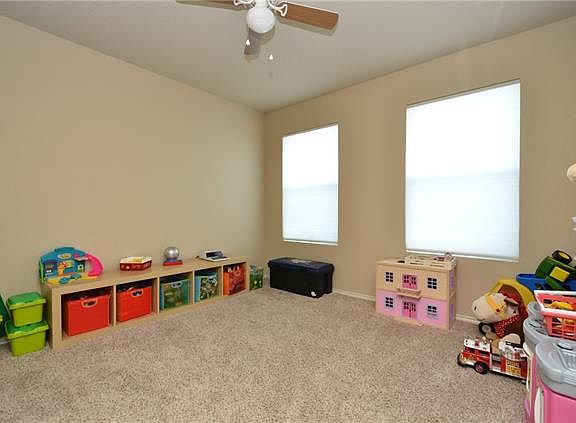 3rd image of 204 Oaklawn Dr