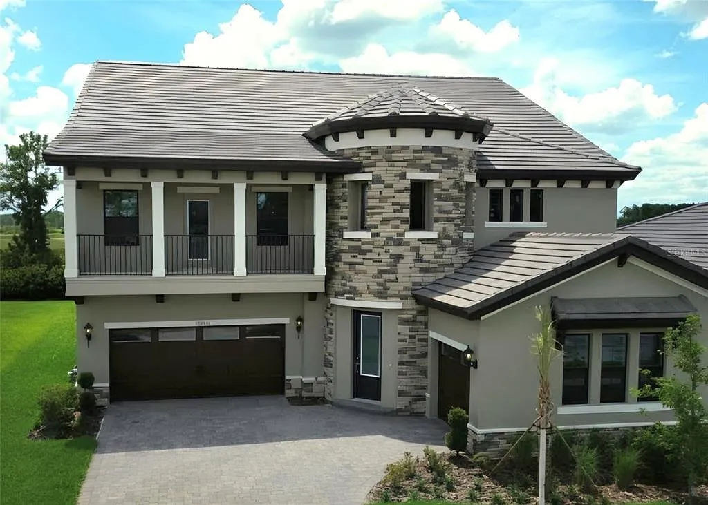 5 bed, 4.5 bath, 4218 sqft, $5,600 — Photo 1