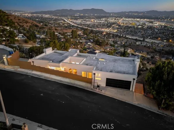 10050 Olivia Ter, Sun Valley, CA 91352