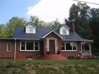 305 Whitehall Rd W, Daisytown, PA, 15427