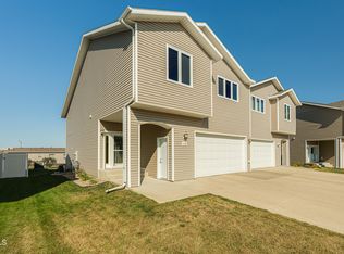 1726 Calgary Loop, Bismarck, ND 58503