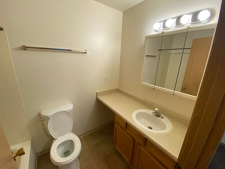 2315 Eureka St — Photo 8