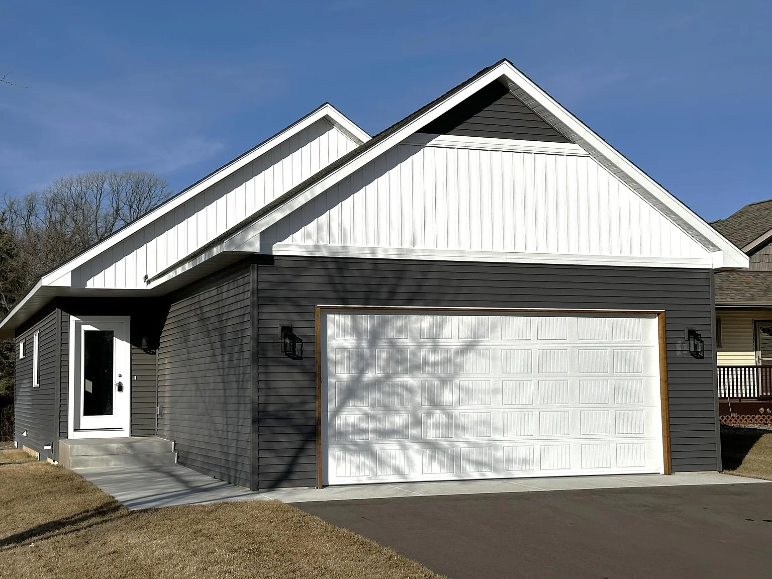 4 bed, 2230 sqft, $2,600 — Photo 1