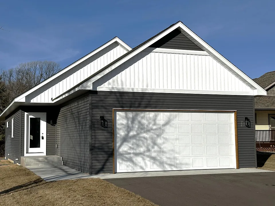 1120 Melody Ct NW