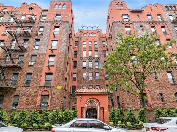 3100 Brighton 3 St APT 2E, Brooklyn, NY 11235