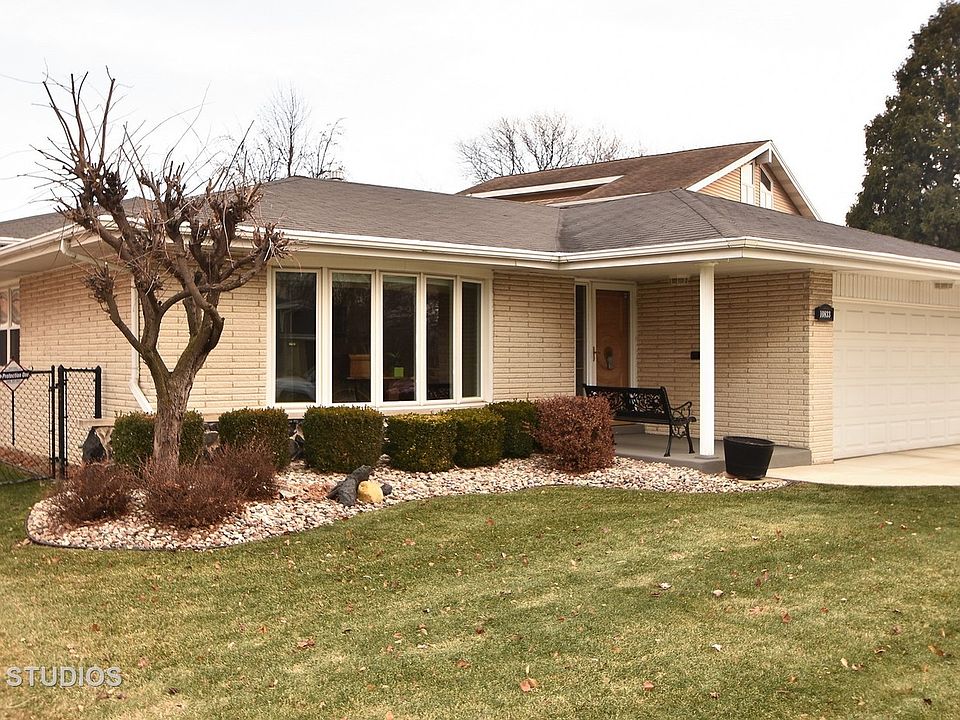 1st image of 10833 Laramie Ave