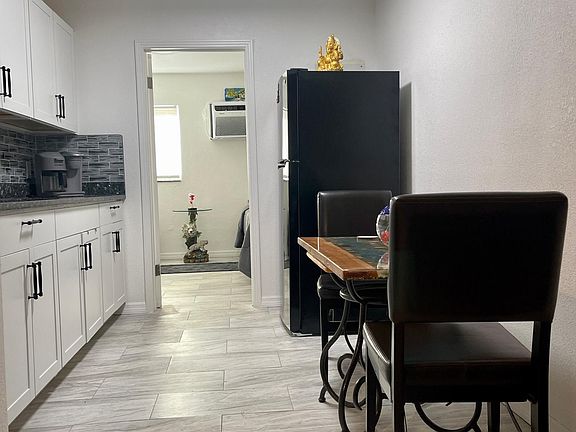 4th image of 6715 N Armenia Ave APT 3