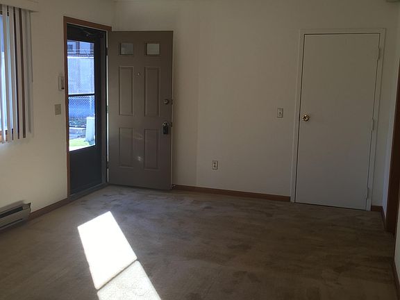 4th image of 3106 Carskaddon Ave