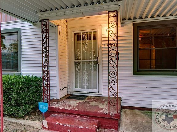 3rd image of 1207 Mockingbird Ln