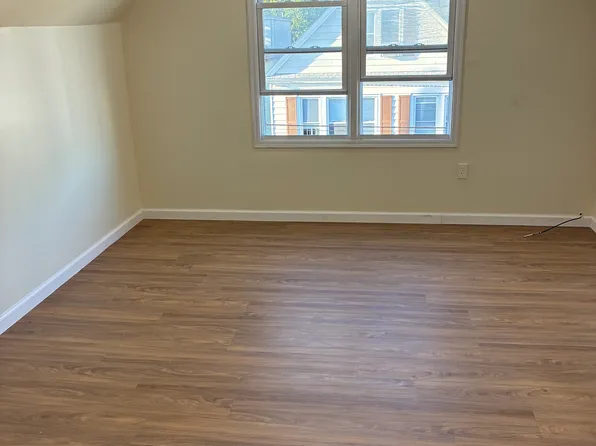 158 W 33rd St Floor 3, Bayonne, NJ 07002