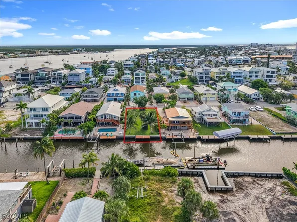 219 Primo Ave, Fort Myers Beach, FL 33931