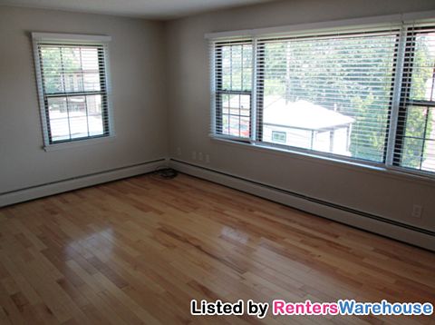 4th image of 3215 Pillsbury Ave #215