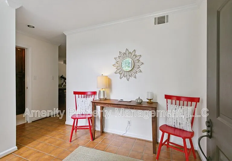 258 Archers Mead — Photo 3