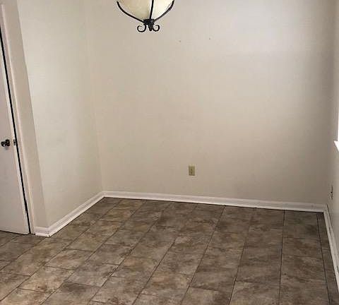 5th image of 1244 Park Dr