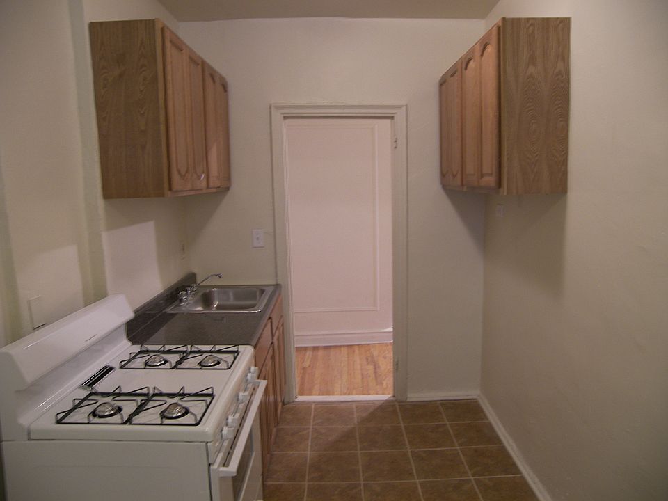 2nd image of 47 Featherbed Ln APT 3A