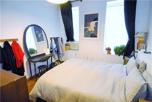 Sold by R New York | media 26