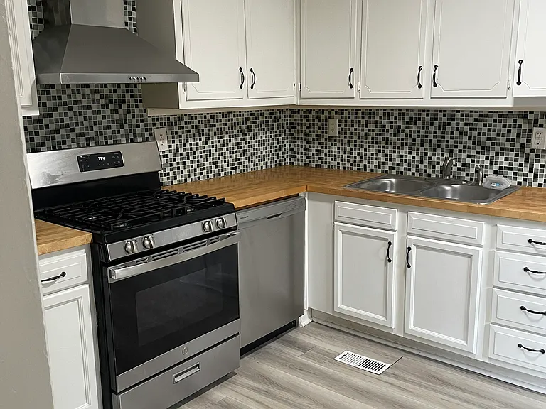 105 Brown Dr — Photo 7