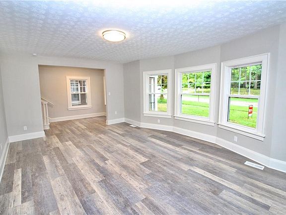 5th image of 3125 Euclid Heights Blvd