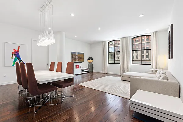 Sold by The SIMPLE Real Estate Co | media 1