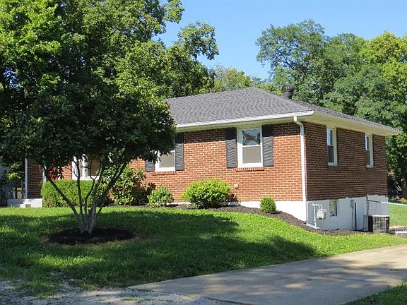 2nd image of 321 Magnolia Ave
