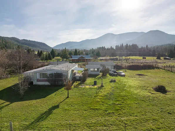 400 Holmstead Rd, Williams, OR 97544