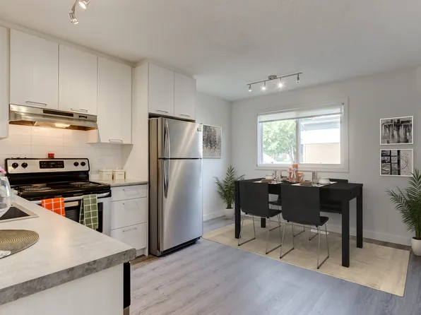 44 Radcliffe Cres SE, Calgary, AB T2A 5X1