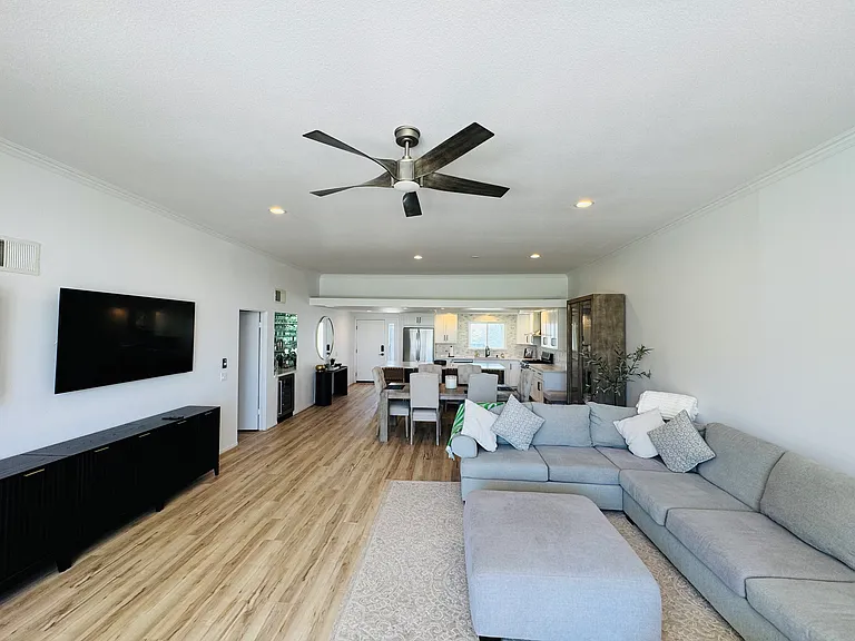 47760 Eisenhower Dr — Photo 4