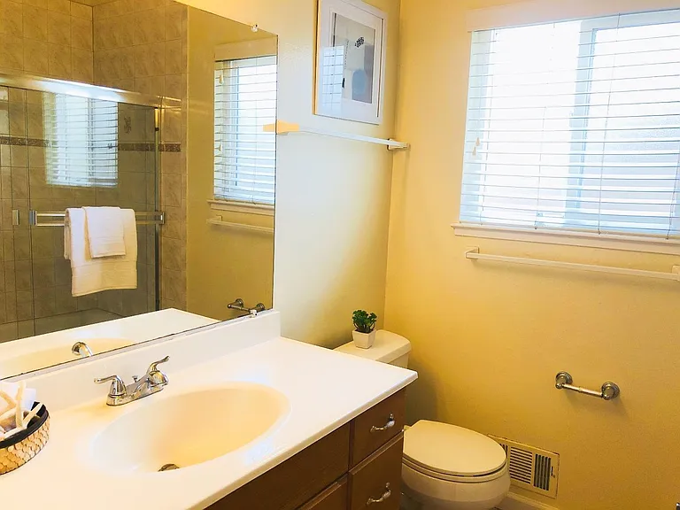 1152 Adams Dr — Photo 12