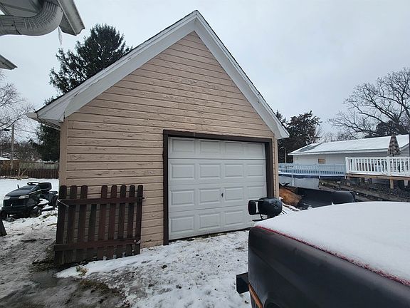 3rd image of 415 N Chatham St