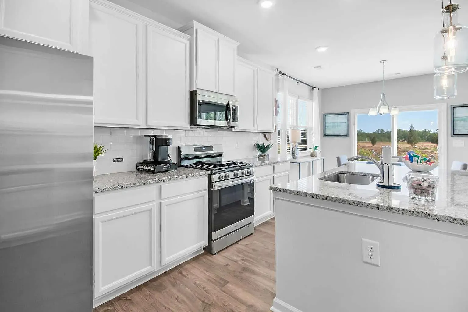 3 bed, 2250 sqft, $2,100 — Photo 1