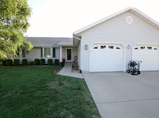 696 N Rock Island Ave, Vandalia, IL 62471