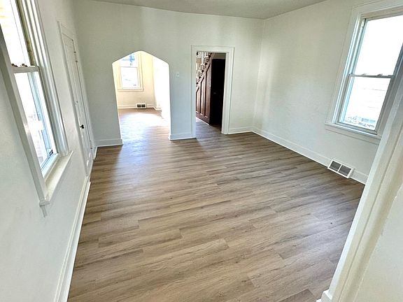 5th image of 823 Idlewood Ave