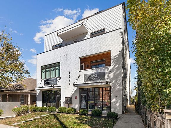 4th image of 1224 2nd Ave S #302