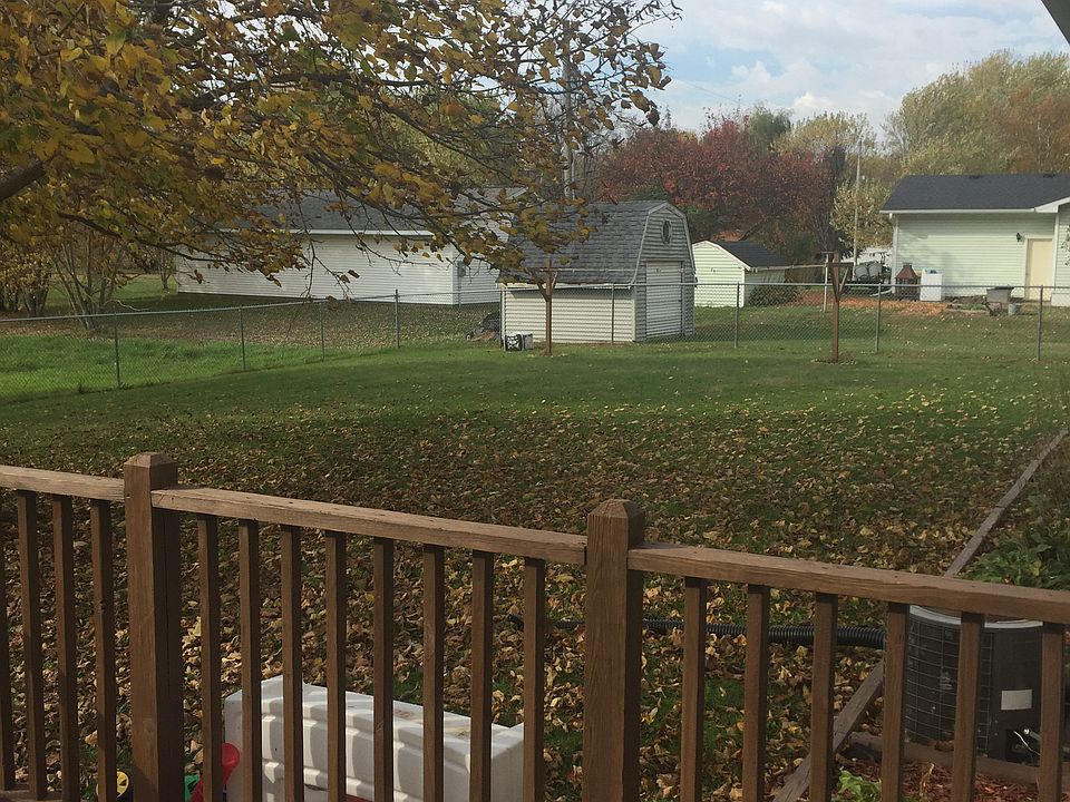 1st image of 901 E Olson St