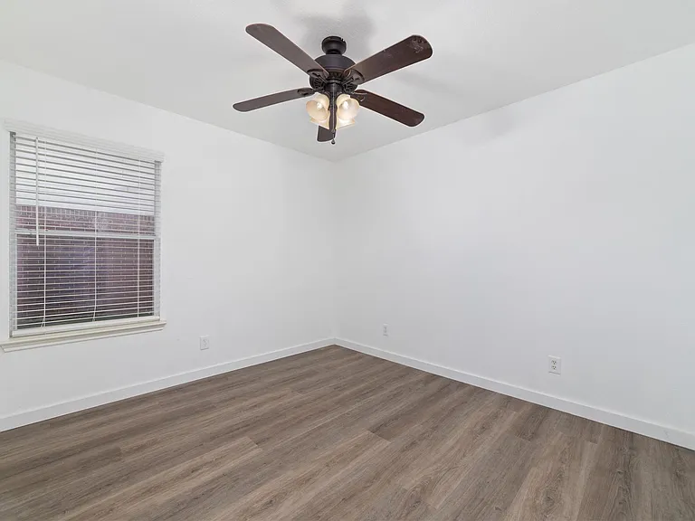 7042 Durango Creek Ln — Photo 23