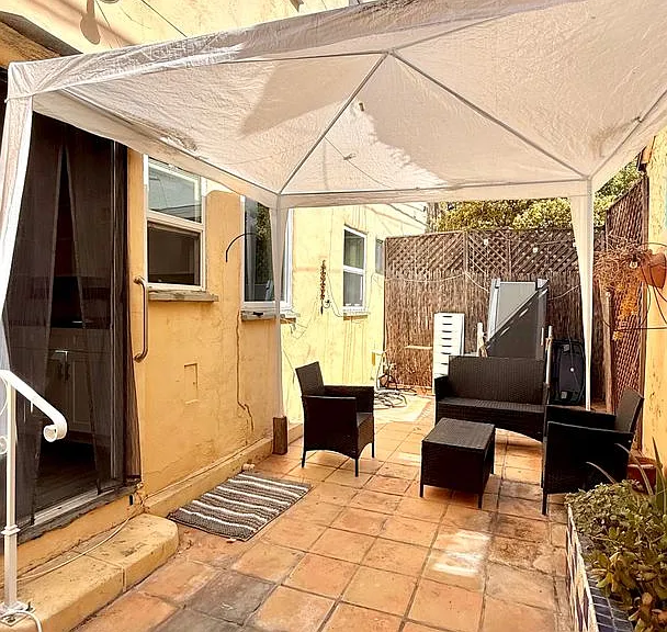 538 N Sycamore Ave — Photo 19