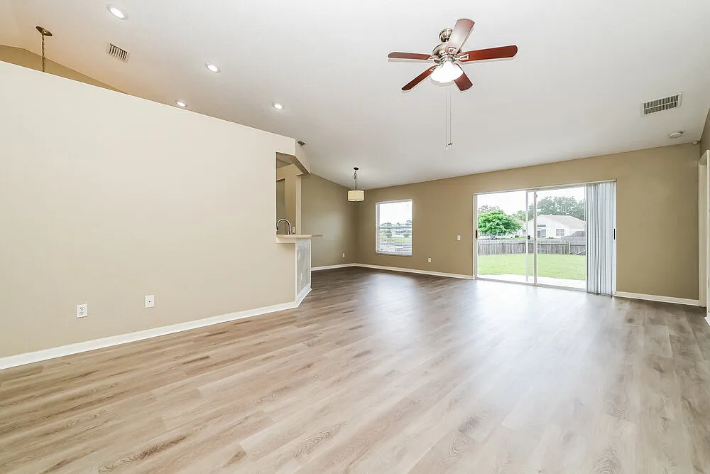 3 bed, 2.0 bath, 1503 sqft, $2,315 — Photo 4