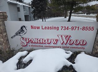 3805 Sparrow Wood Dr, Ann Arbor, MI 48108