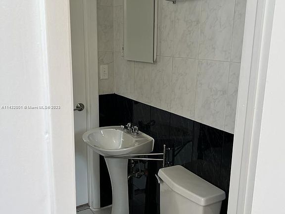5th image of 4215 Sheridan Ave APT 10
