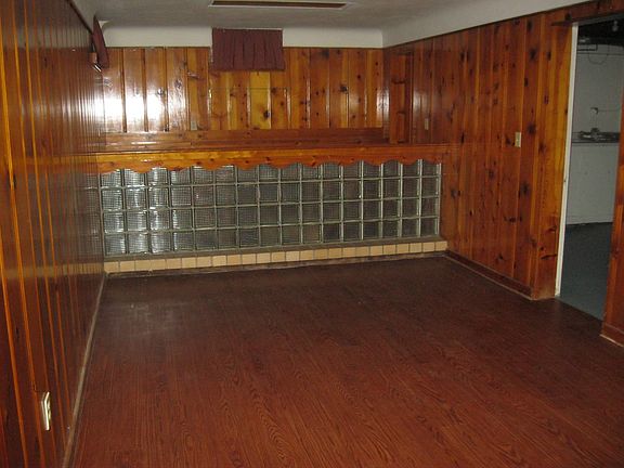 3rd image of 3656 Torrance Dr