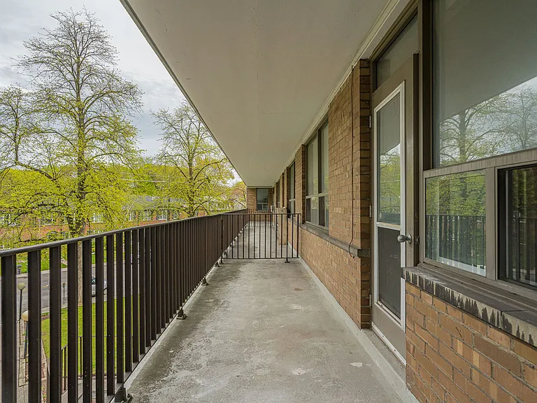 755 Avenue Rd — Photo 30