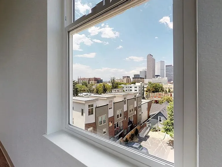 Evo on Emerson — Photo 10