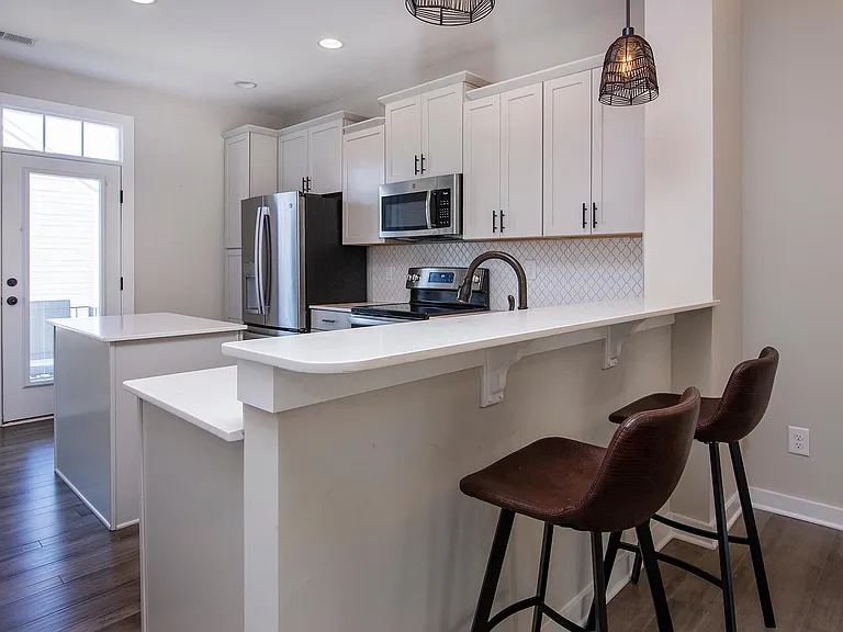 9428 Kings Parade Blvd — Photo 9