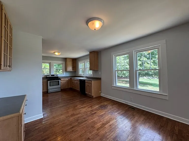 481 S Suber Rd — Photo 5