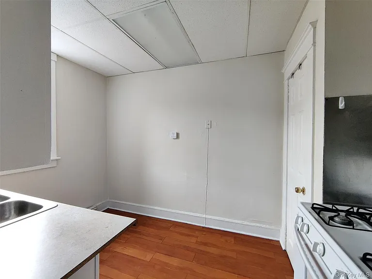 98 Montgomery St #1 — Photo 13