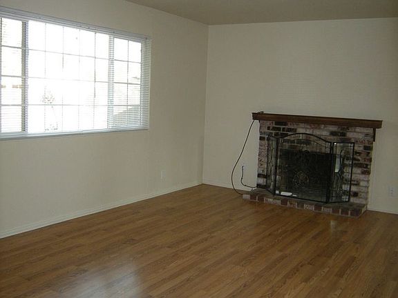 4th image of 770 Nancy Dr