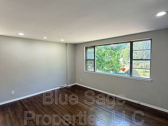 4th image of 205 Juniper Rd